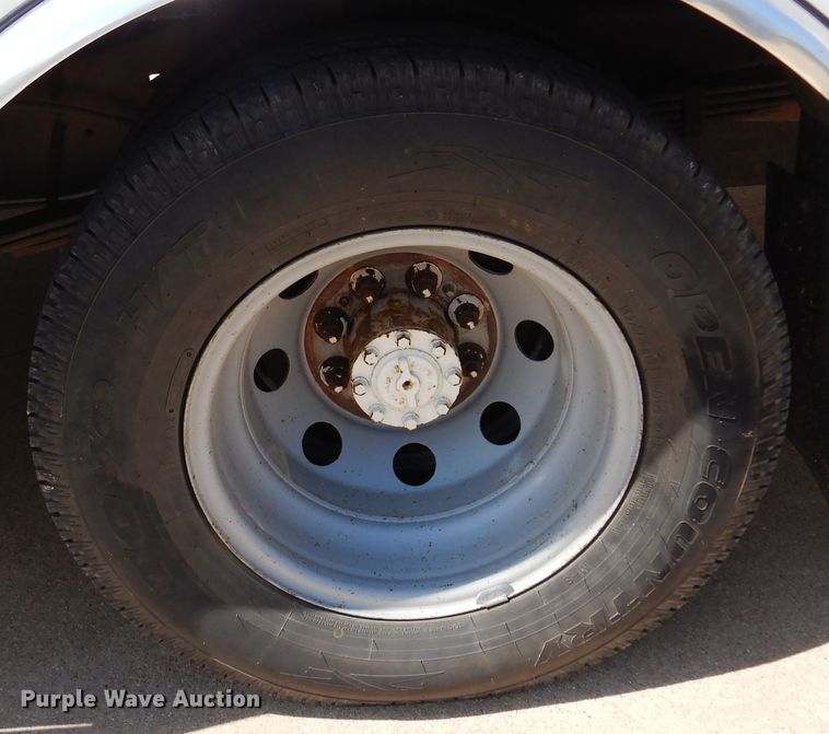 image for item KJ9609 1997 Ford E350  ambulance