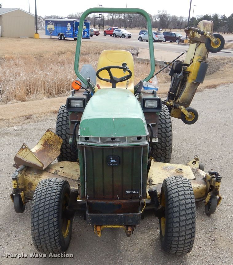 image for item KT9106 John Deere 855  tractor