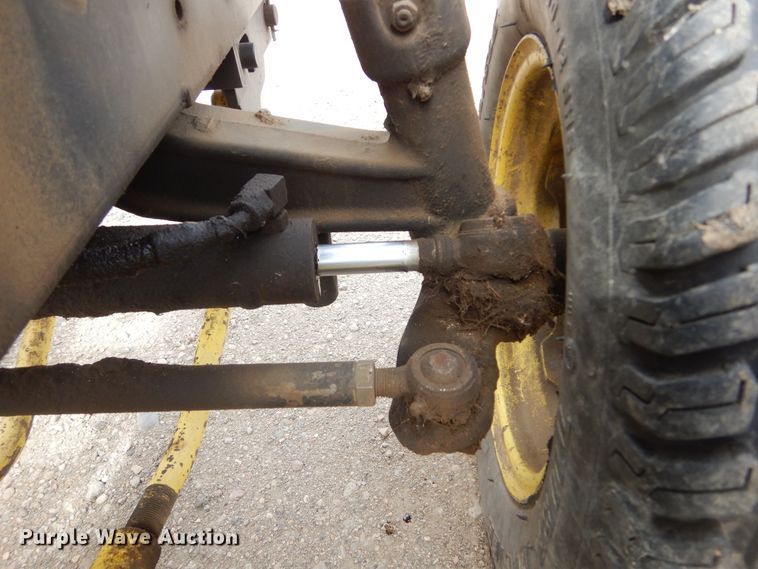 image for item KT9106 John Deere 855  tractor