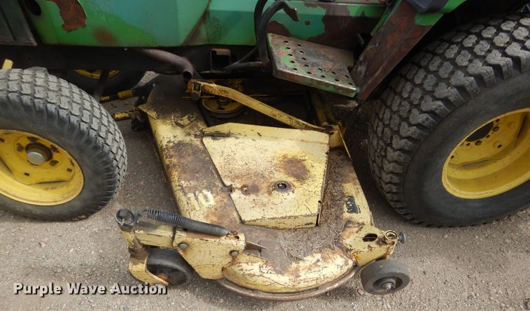 image for item KT9106 John Deere 855  tractor