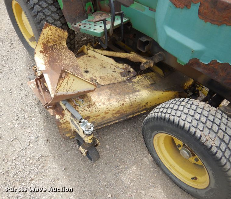 image for item KT9106 John Deere 855  tractor