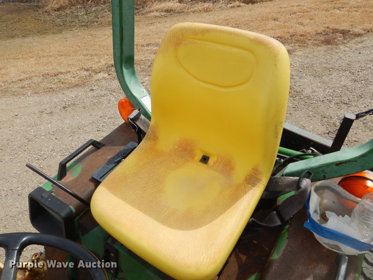 image for item KT9106 John Deere 855  tractor