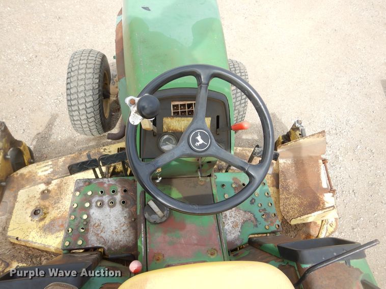 image for item KT9106 John Deere 855  tractor