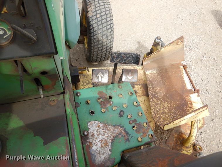 image for item KT9106 John Deere 855  tractor