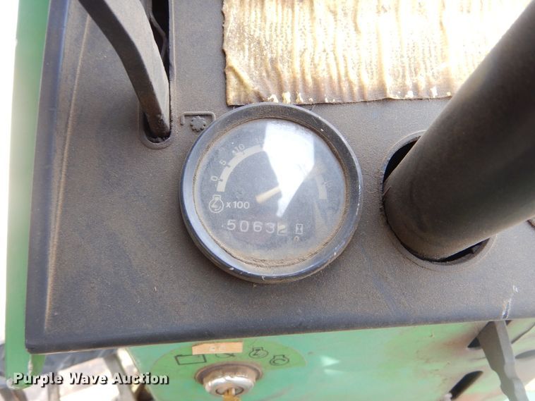 image for item KT9106 John Deere 855  tractor