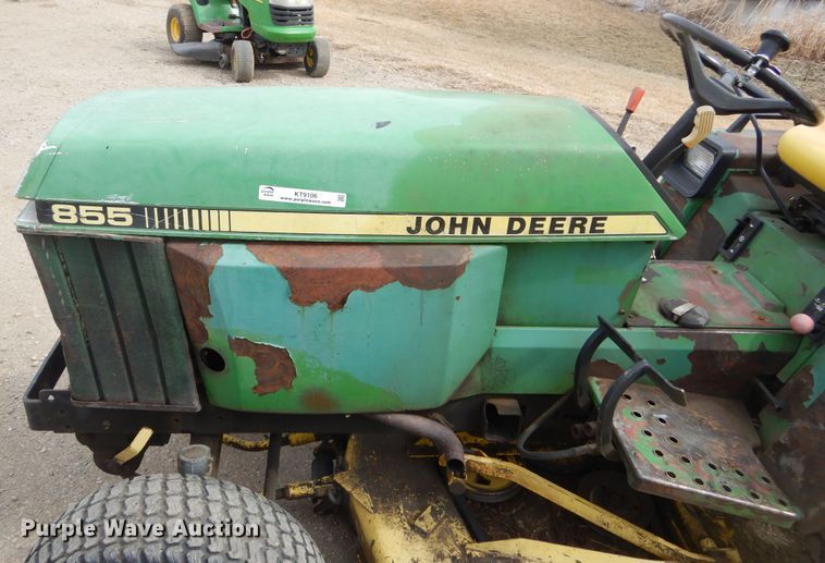 image for item KT9106 John Deere 855  tractor