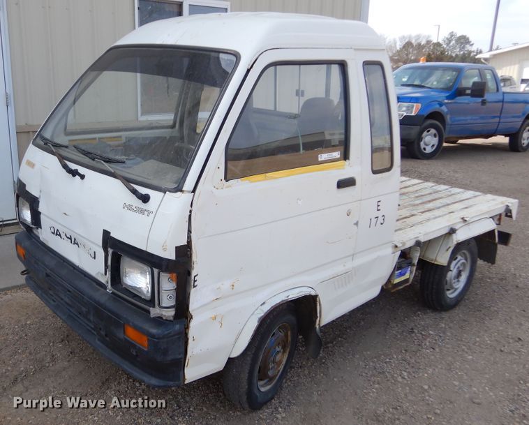 image for item KT9107 Daihatsu S80LP-JTRK  mini truck