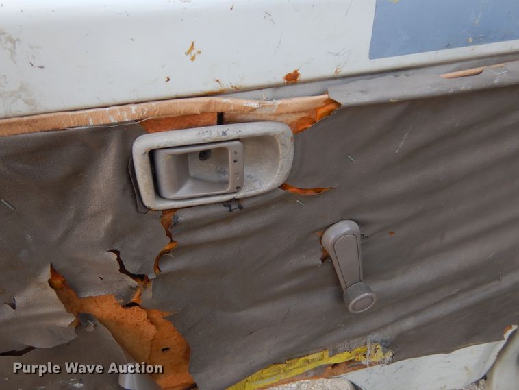 image for item KT9107 Daihatsu S80LP-JTRK  mini truck