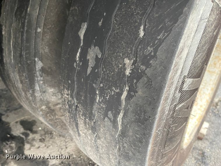 image for item KT9661 1997 Trail-Eze PDLX20TC31  tilt deck equipment trailer