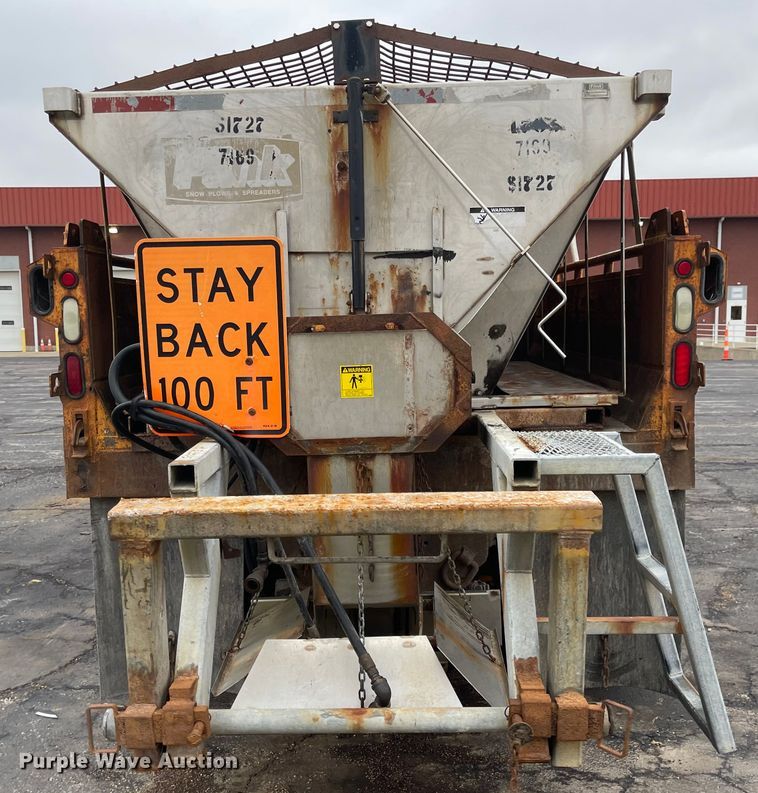 image for item KT9665 2004 International 7400  dump truck