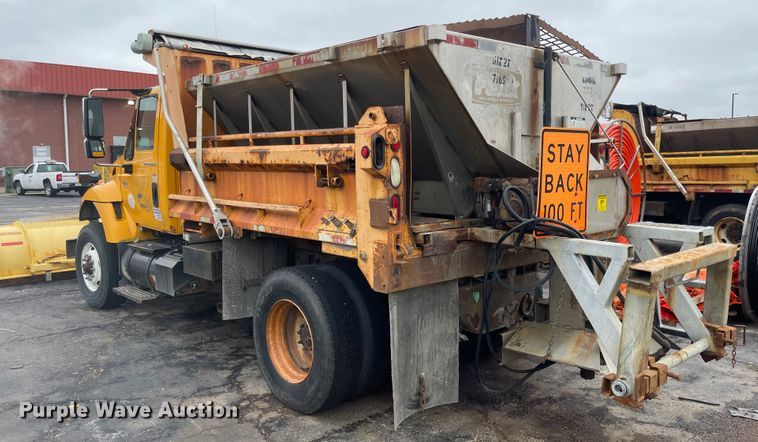 image for item KT9665 2004 International 7400  dump truck