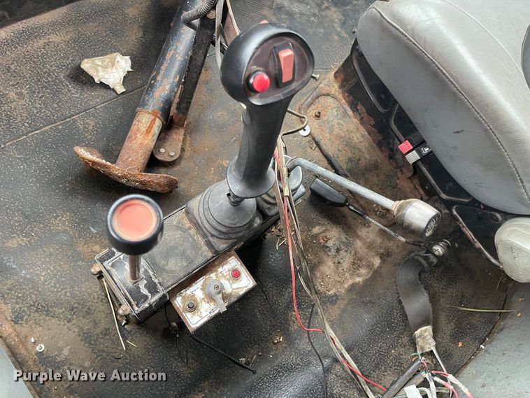 image for item KT9665 2004 International 7400  dump truck