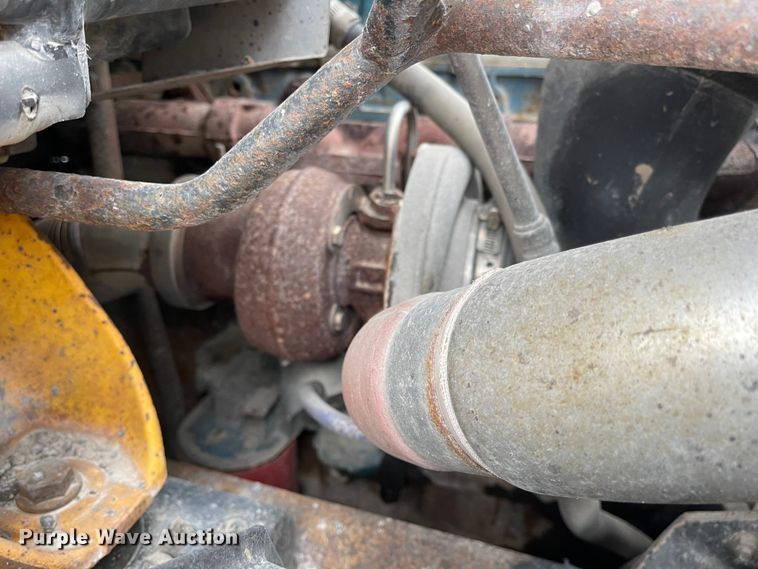 image for item KT9665 2004 International 7400  dump truck