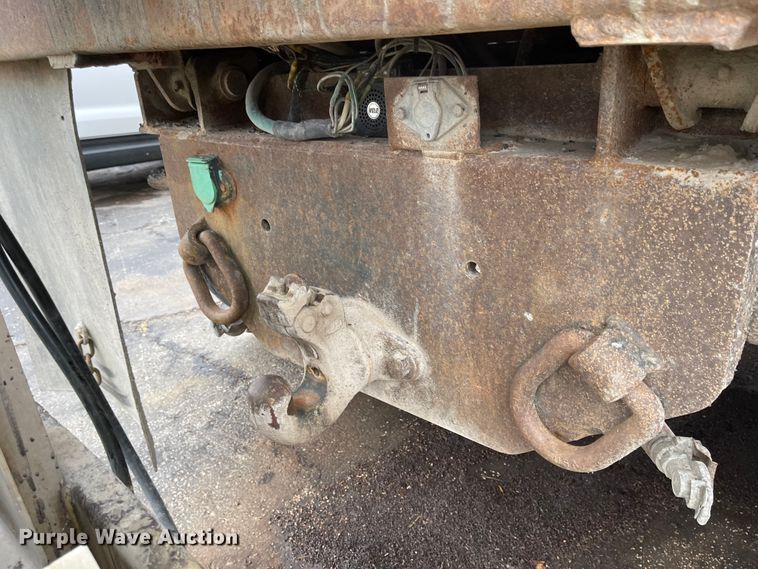 image for item KT9665 2004 International 7400  dump truck