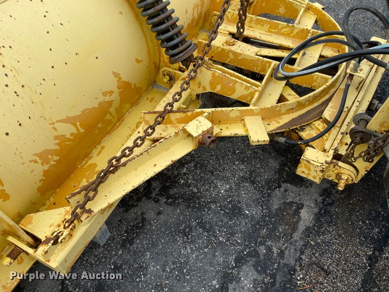 image for item KT9665 2004 International 7400  dump truck