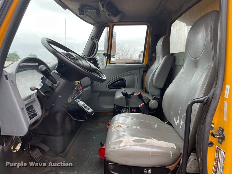 image for item KT9666 2006 International 7400  dump truck