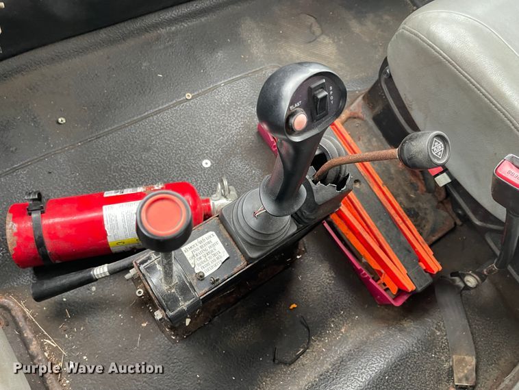 image for item KT9666 2006 International 7400  dump truck