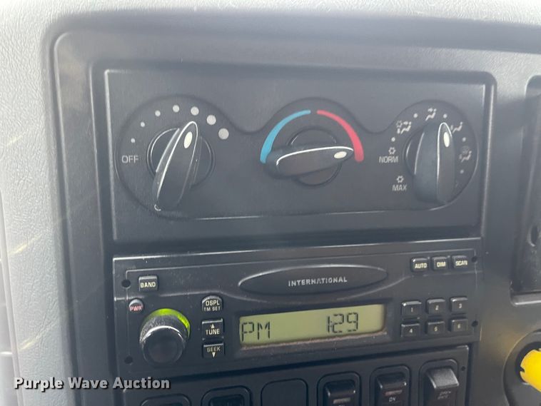 image for item KT9666 2006 International 7400  dump truck