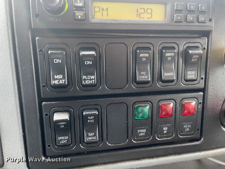 image for item KT9666 2006 International 7400  dump truck