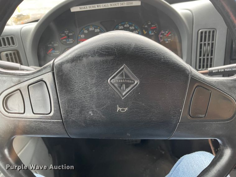 image for item KT9666 2006 International 7400  dump truck