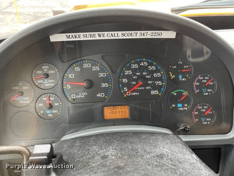 image for item KT9666 2006 International 7400  dump truck