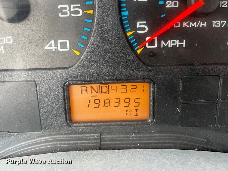 image for item KT9666 2006 International 7400  dump truck