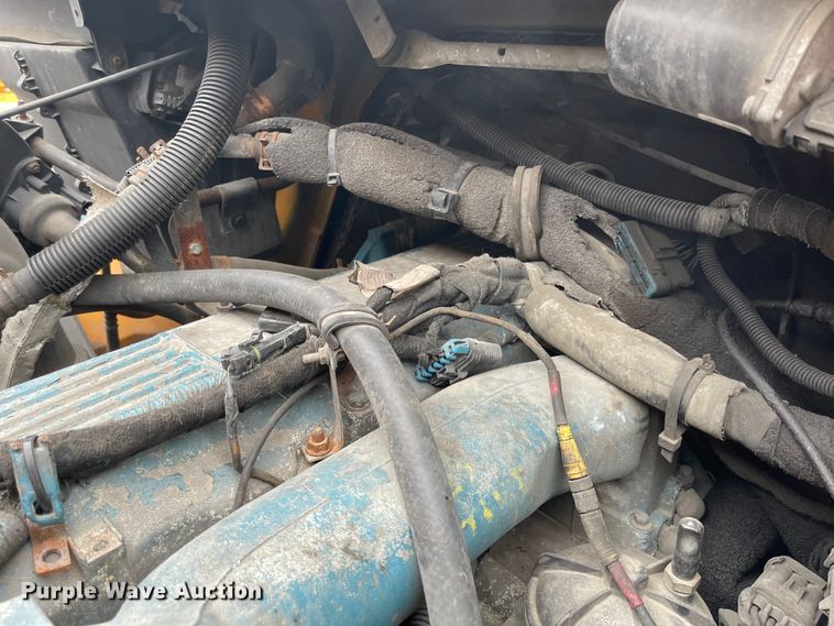 image for item KT9666 2006 International 7400  dump truck