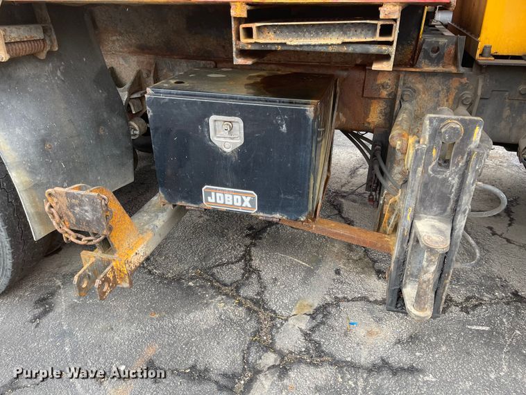 image for item KT9666 2006 International 7400  dump truck