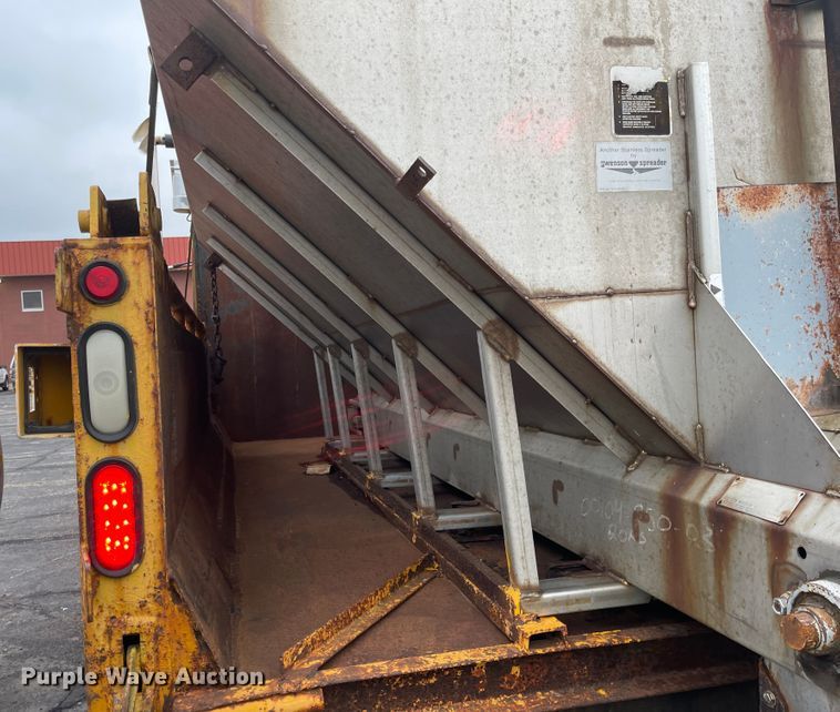 image for item KT9666 2006 International 7400  dump truck