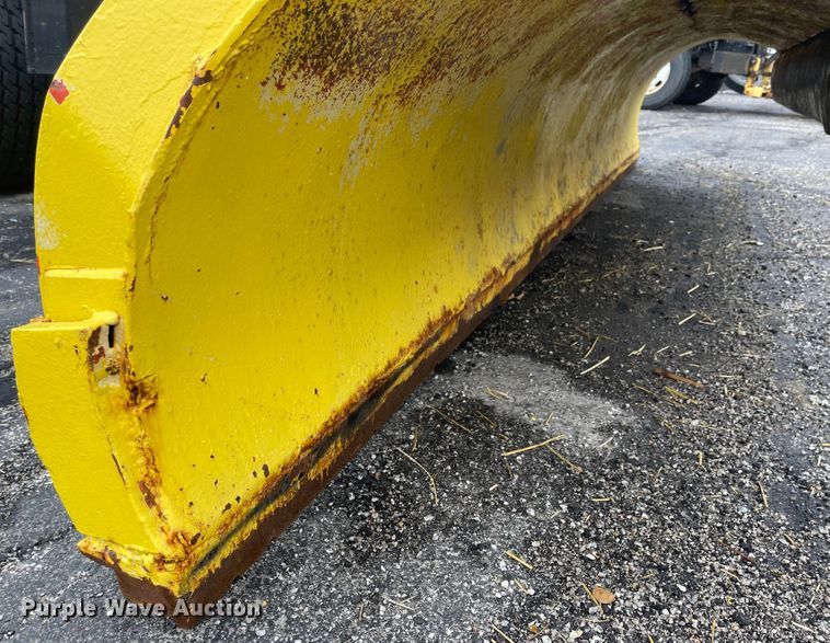 image for item KT9666 2006 International 7400  dump truck