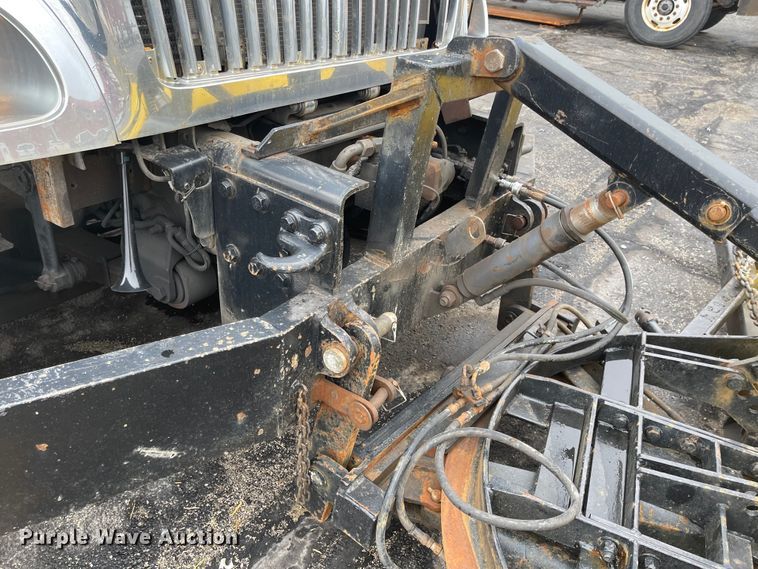 image for item KT9666 2006 International 7400  dump truck