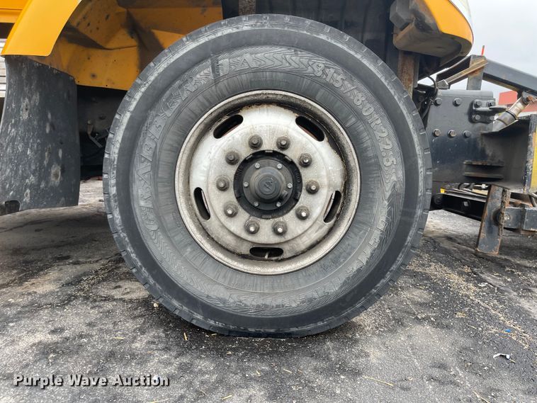 image for item KT9666 2006 International 7400  dump truck