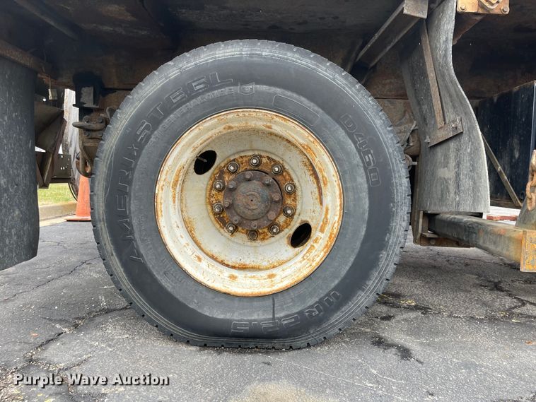 image for item KT9666 2006 International 7400  dump truck