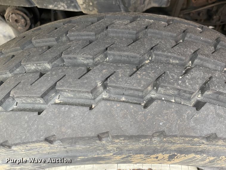 image for item KT9666 2006 International 7400  dump truck