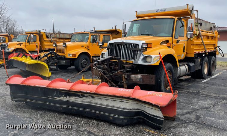 image for item KT9671 2006 International 7400  dump truck