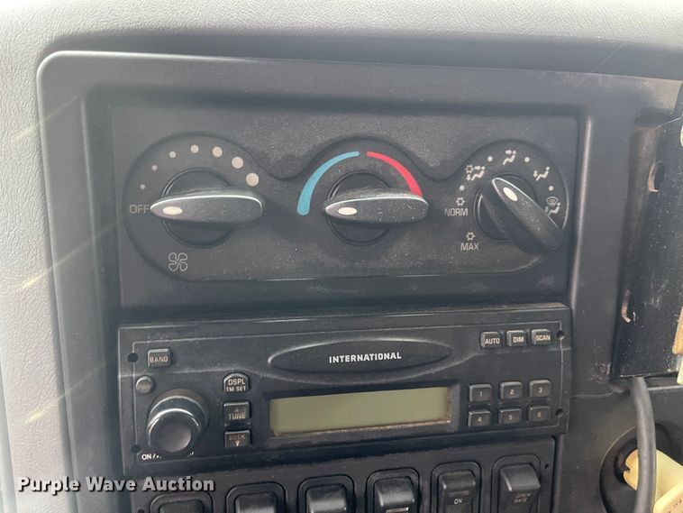 image for item KT9671 2006 International 7400  dump truck