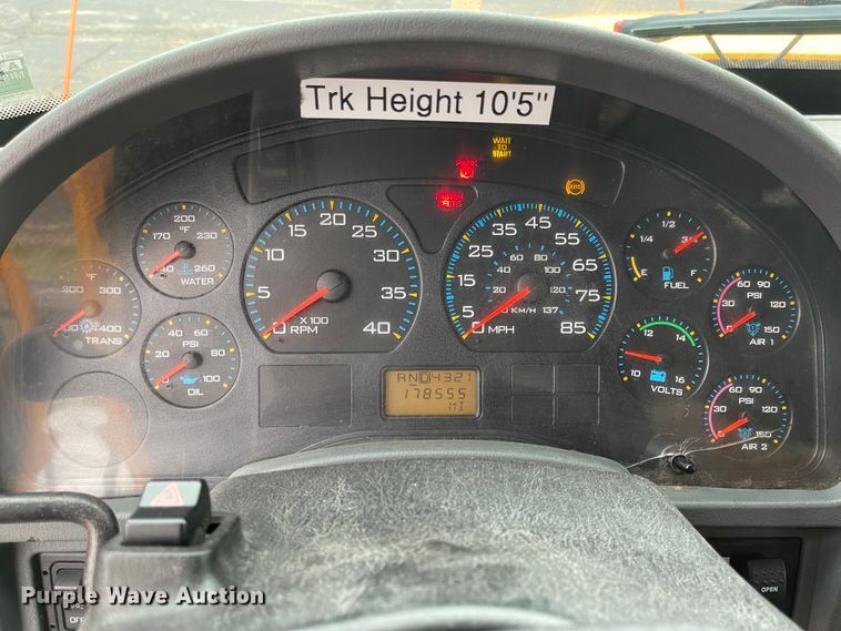 image for item KT9671 2006 International 7400  dump truck