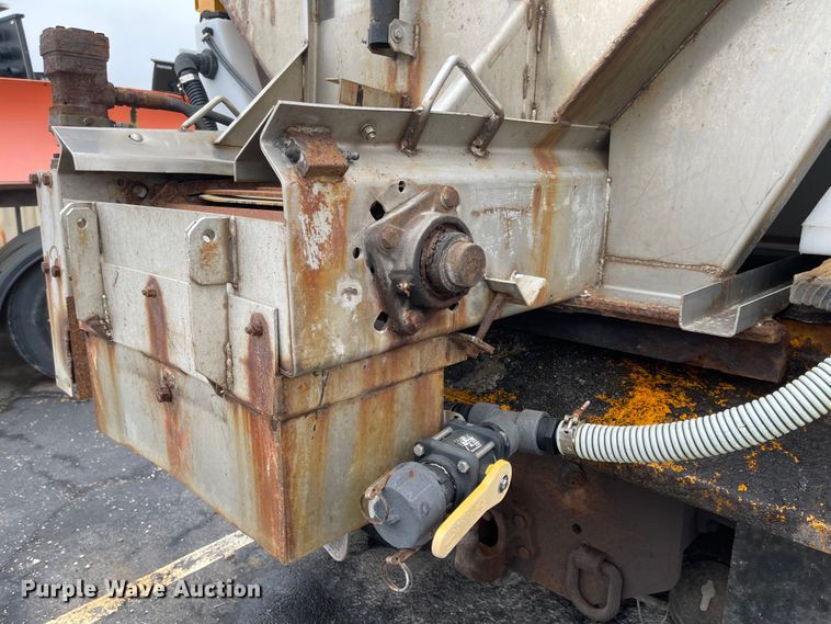 image for item KT9671 2006 International 7400  dump truck