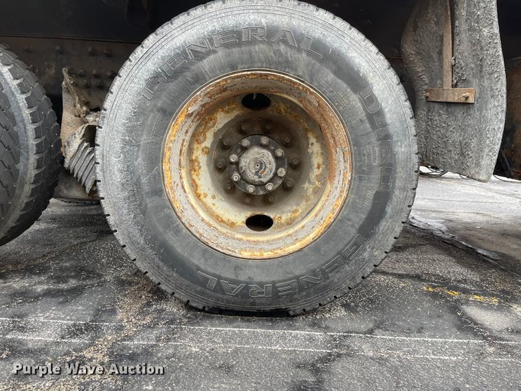 image for item KT9671 2006 International 7400  dump truck