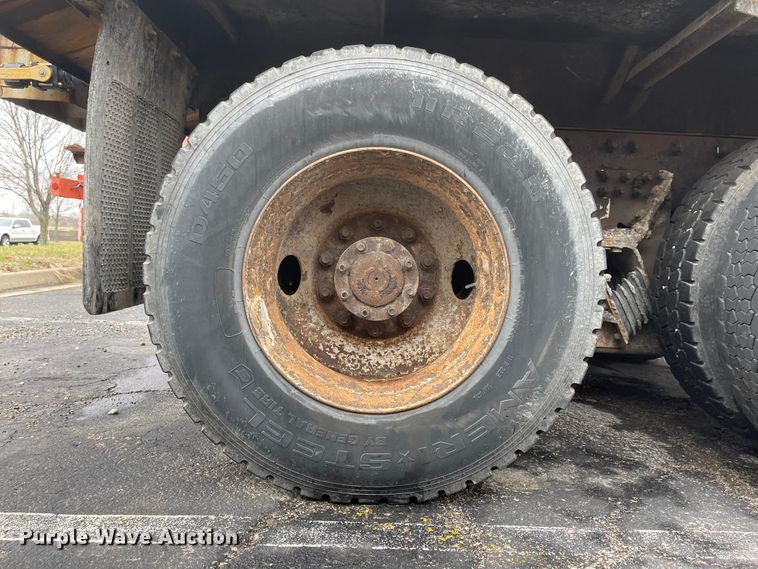 image for item KT9671 2006 International 7400  dump truck