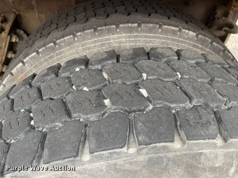 image for item KT9671 2006 International 7400  dump truck