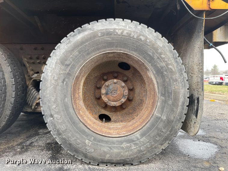 image for item KT9671 2006 International 7400  dump truck