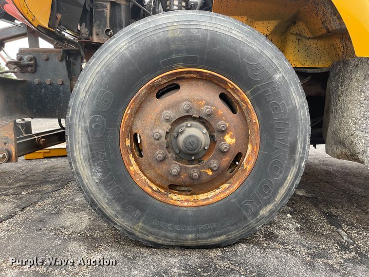 image for item KT9671 2006 International 7400  dump truck