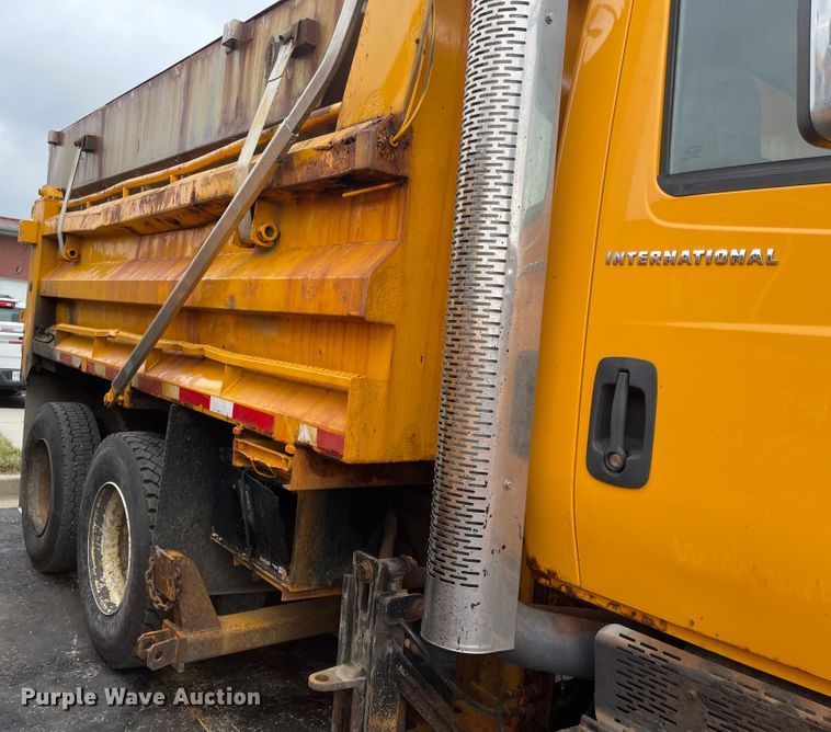 image for item KT9674 2006 International 7400  dump truck