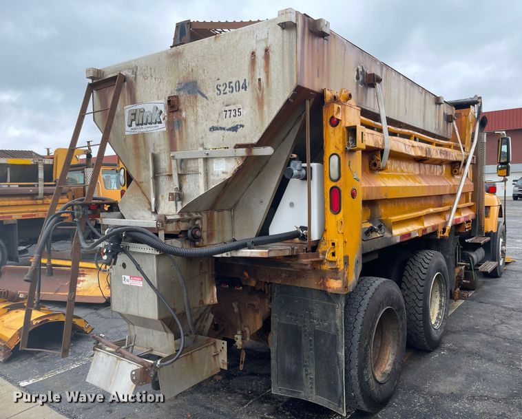 image for item KT9674 2006 International 7400  dump truck