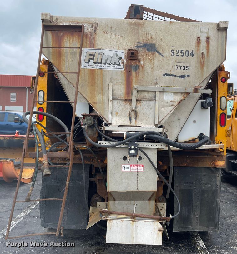 image for item KT9674 2006 International 7400  dump truck