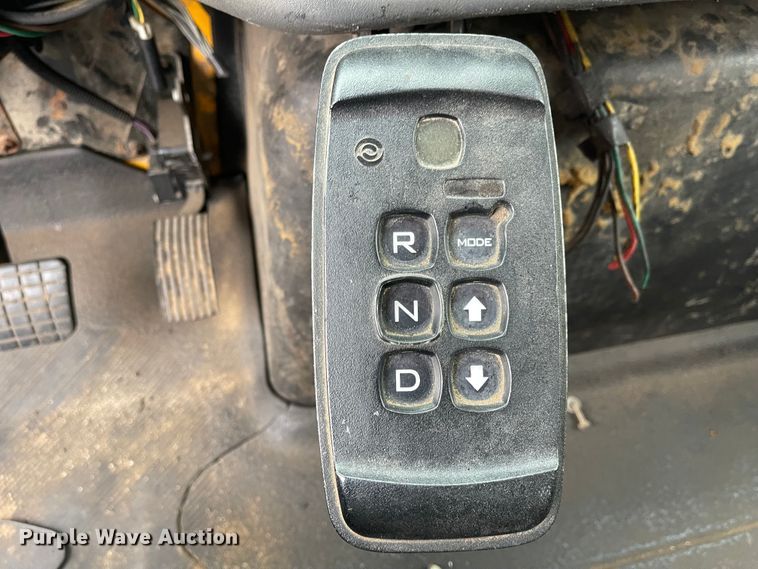 image for item KT9674 2006 International 7400  dump truck