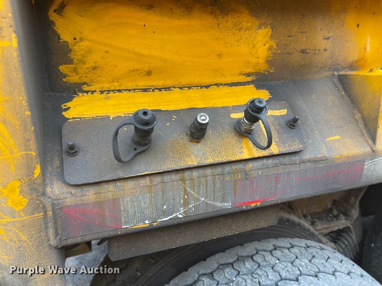 image for item KT9674 2006 International 7400  dump truck