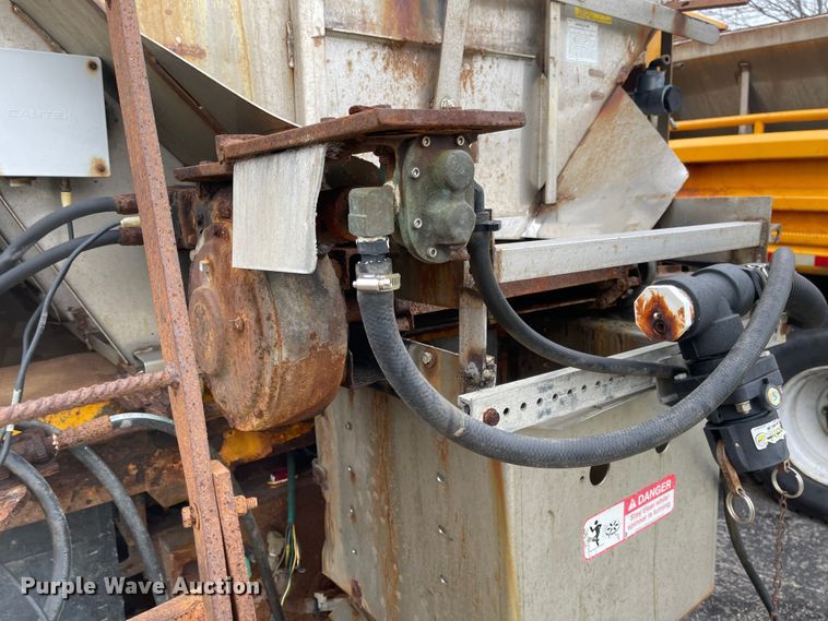 image for item KT9674 2006 International 7400  dump truck