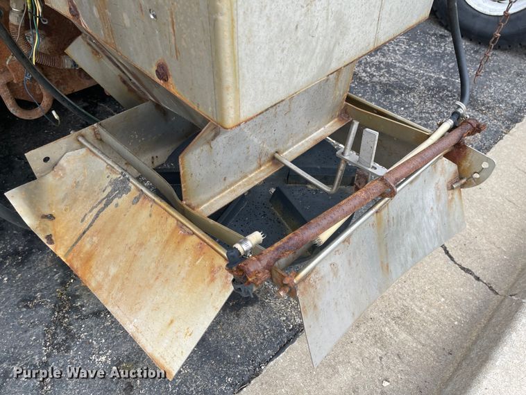 image for item KT9674 2006 International 7400  dump truck